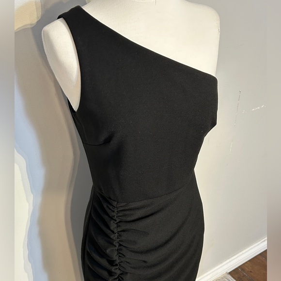 Black one shoulder cocktail dress NWT size 6 - Picture 7 of 12